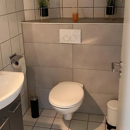 Holiday home Schickes Ferienhaus, Freistehend, Direkte Waldlage, Terrasse, Garten, Wlan *