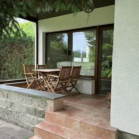 Holiday home Schickes Ferienhaus, Freistehend, Direkte Waldlage, Terrasse, Garten, Wlan *