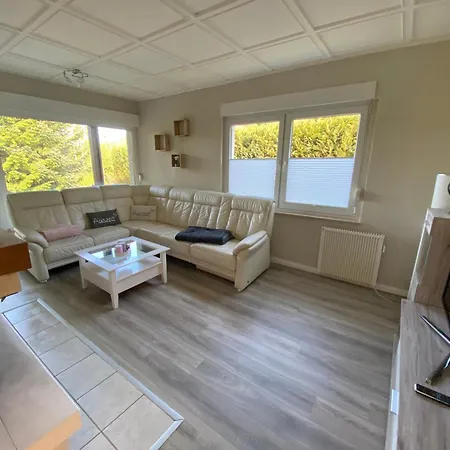 Ferienhaus Schickes Ferienhaus, Freistehend, Direkte Waldlage, Terrasse, Garten, Wlan Wienrode