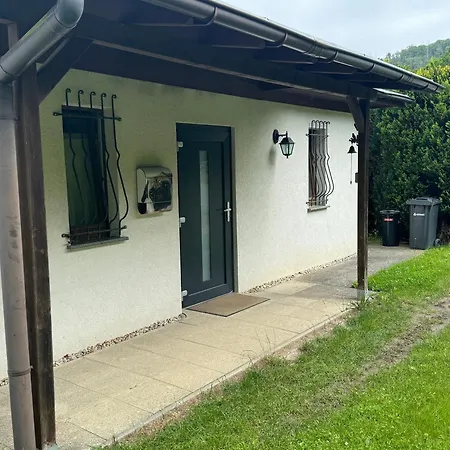 Schickes Ferienhaus, Freistehend, Direkte Waldlage, Terrasse, Garten, Wlan Wienrode