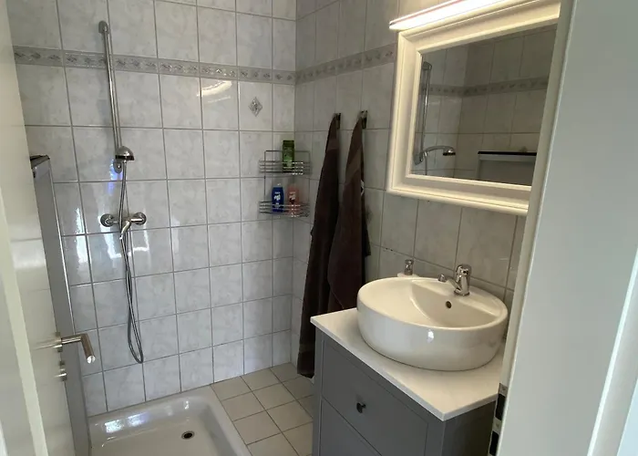 Kleine Lodge, Freistehend, Direkte Waldlage, Terrasse, Garten, Grill, Wlan بيت للعطل *