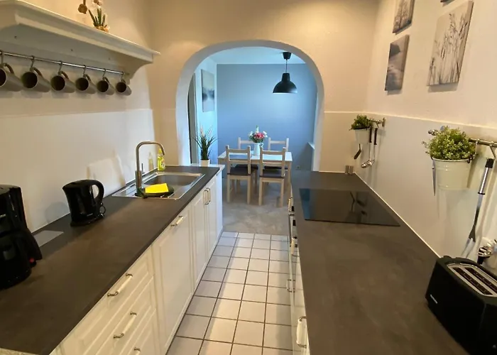 بيت للعطل Kleine Lodge, Freistehend, Direkte Waldlage, Terrasse, Garten, Grill, Wlan