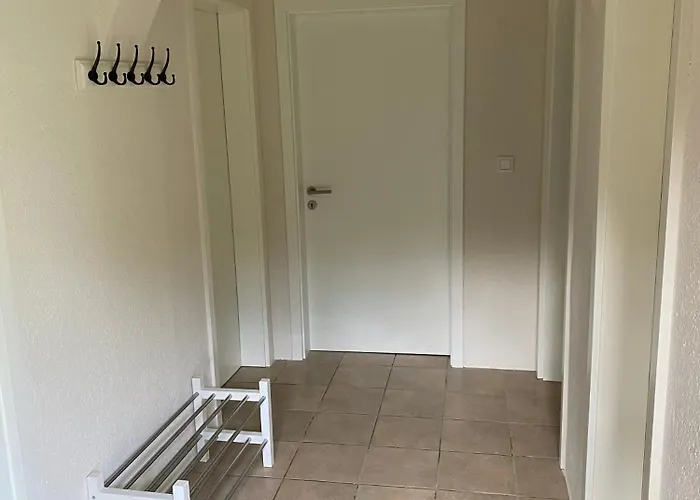 Semesterbostad Schickes Ferienhaus, Freistehend, Direkte Waldlage, Terrasse, Garten, Wlan