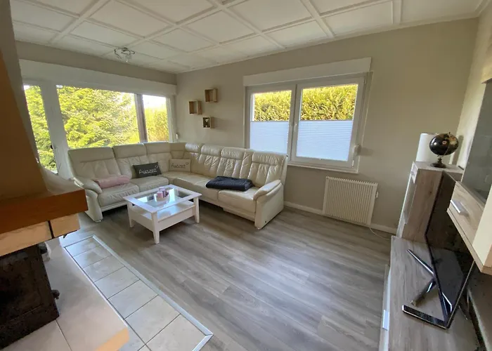 بيت للعطل Kleine Lodge, Freistehend, Direkte Waldlage, Terrasse, Garten, Grill, Wlan Wienrode